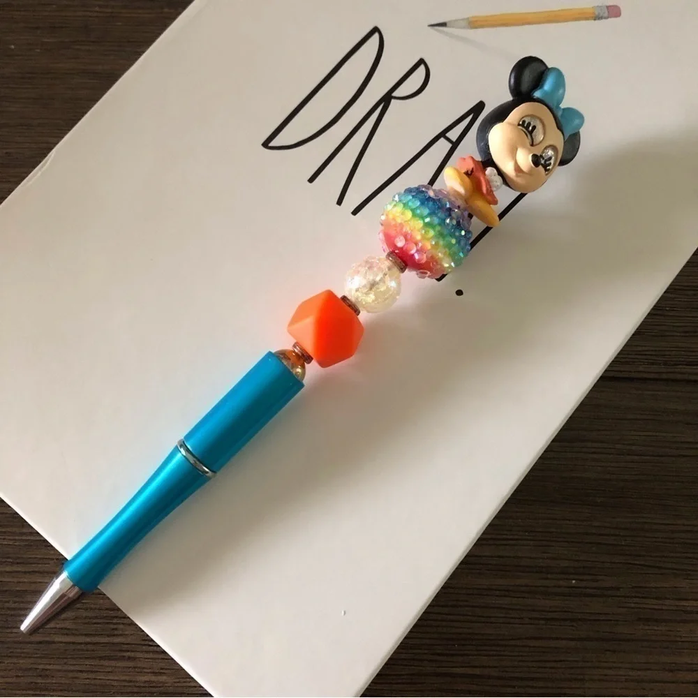 Disney Doorables: Mickey & Friends: Minnie Mouse '40s handmade beaded pen